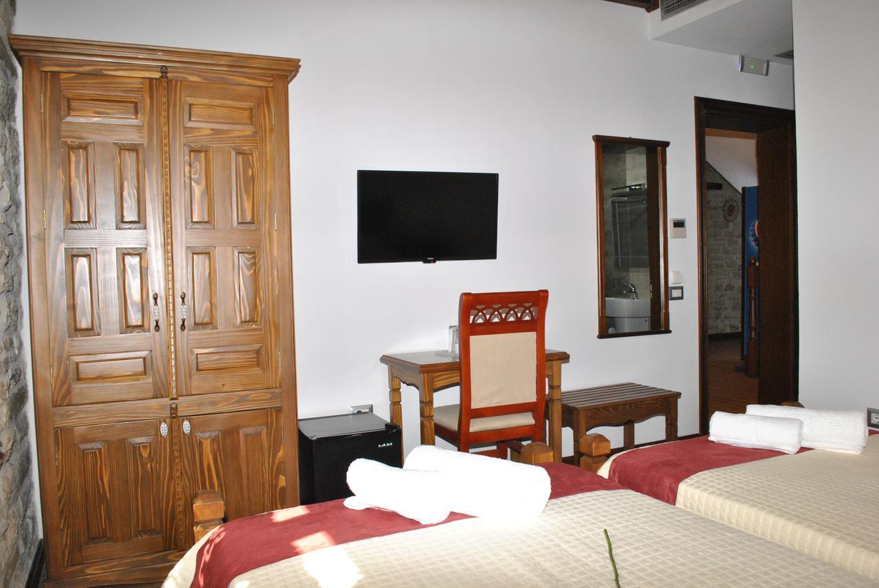 Hotel Kastro Gjirokaster Ngoại thất bức ảnh